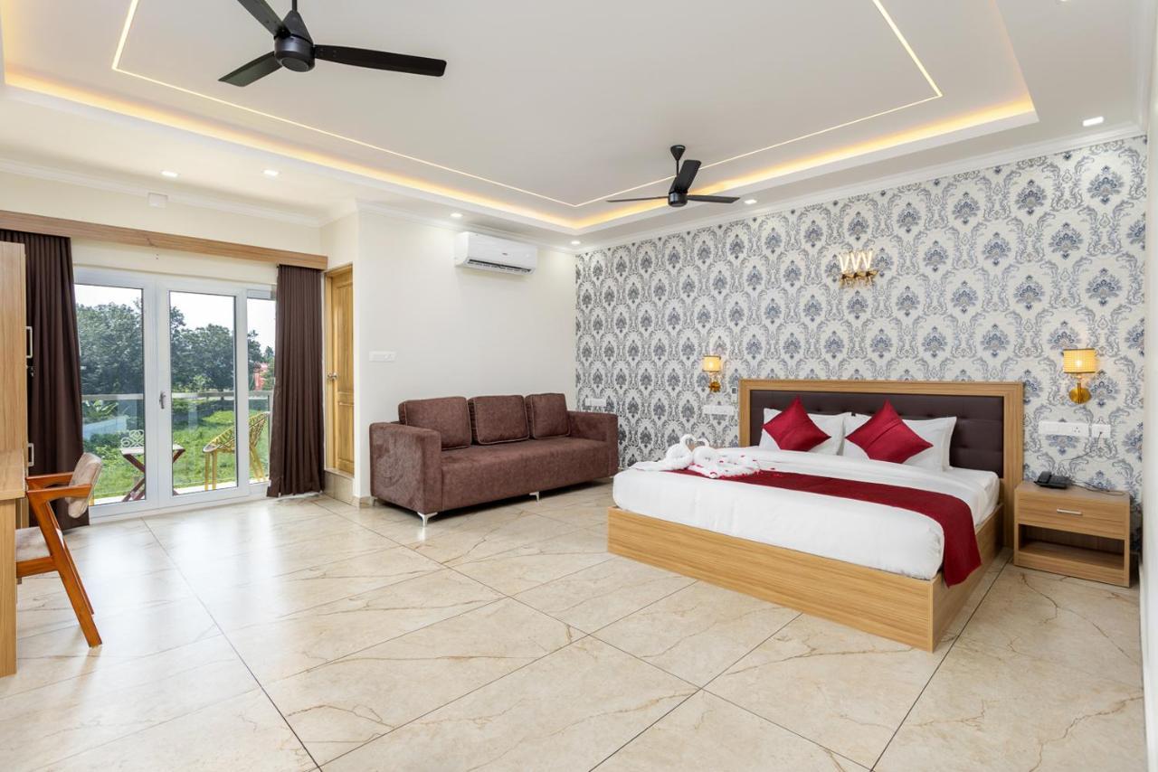 Esaa Airport Hotel Kochi Exteriér fotografie